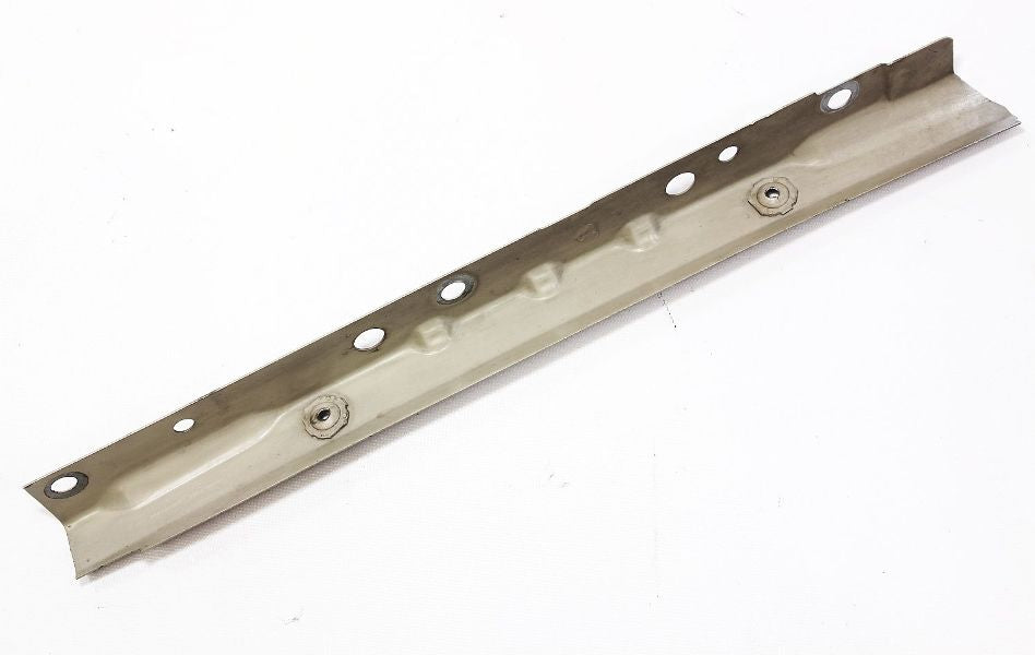 LH Front Fender Mount Bracket 97-03 VW EuroVan - LA7W Reflex Silver - Genuine