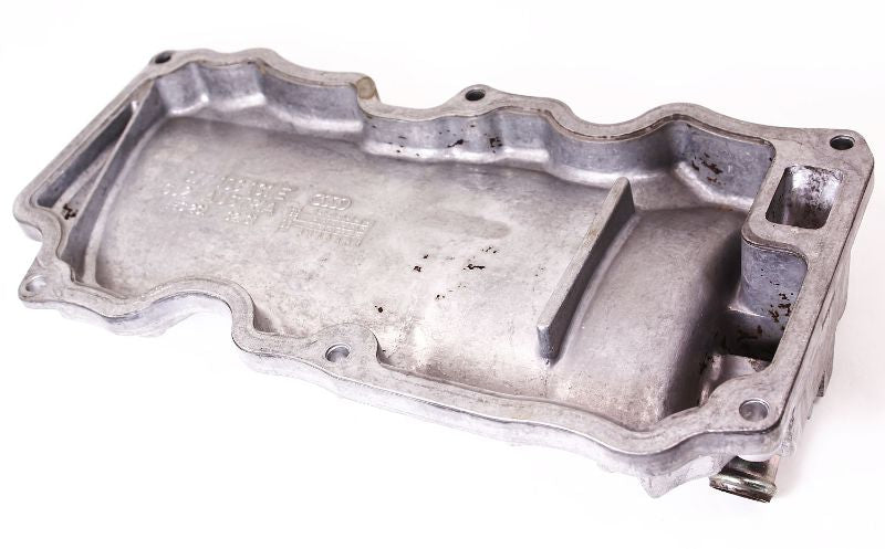 Engine Block Center Vent Cover VW Phaeton Audi A8 A6 - 4.2 V8 - 077 103 131 E