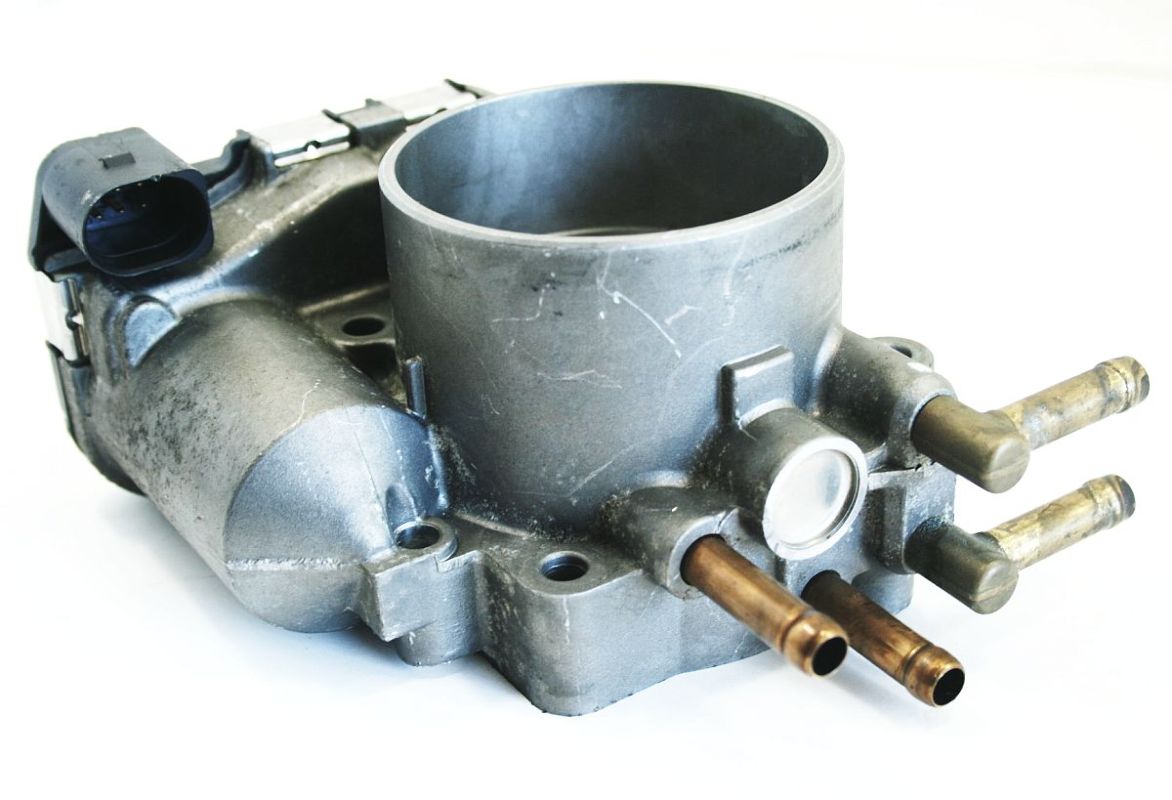 Throttle Body 00-05 Audi A4 A6 C5 VW Passat B5 V6 2.8 3.0 ATQ AVK 078 133 062 B