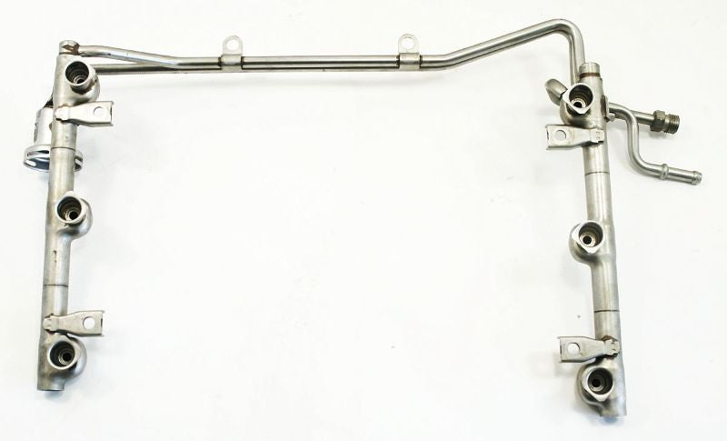 Engine Fuel Line Rail AVK 3.0 02-04 Audi A4 A6 B6 C5 - Genuine - 06C 133 681 J