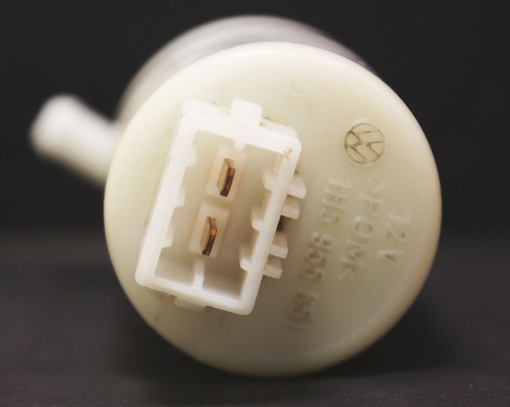 Windshield Washer Fluid Pump 93-99 VW Cabrio Jetta Mk3 - Genuine - 1H5 955 651