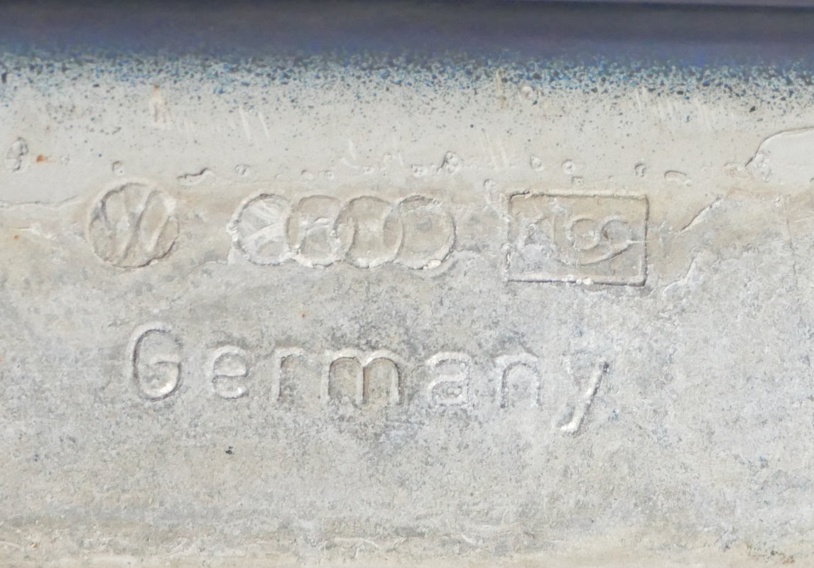 Hood Hinges 96-01 Audi A4 S4 98-05 VW Passat B5 LC7V Genuine - 3B0 823 301 & 302