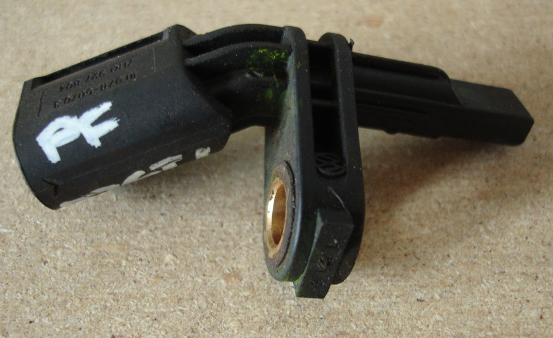 RH Front ABS Speed Sensor 05-09 VW Jetta Rabbit - Genuine - 7H0 927 804