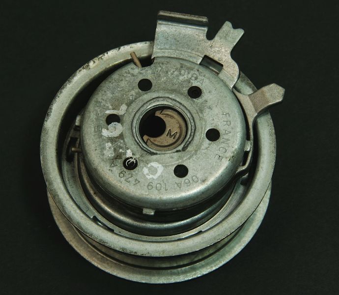 Tensioner Idler Pulley 99-05 VW Jetta Golf Beetle 2.0 Mk4 - 06A 109 479 A