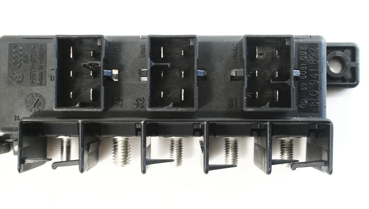 Relay Fuse Panel Board 00-05 VW Jetta Golf GTI Beetle Audi TT - 8L0 941 822