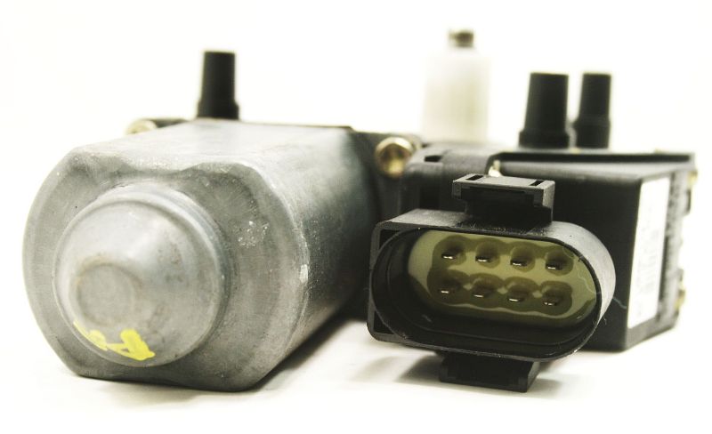 RH Front Power Window Motor 96-01 Audi A4 S4 B5 - Genuine - 8D0 959 802 D