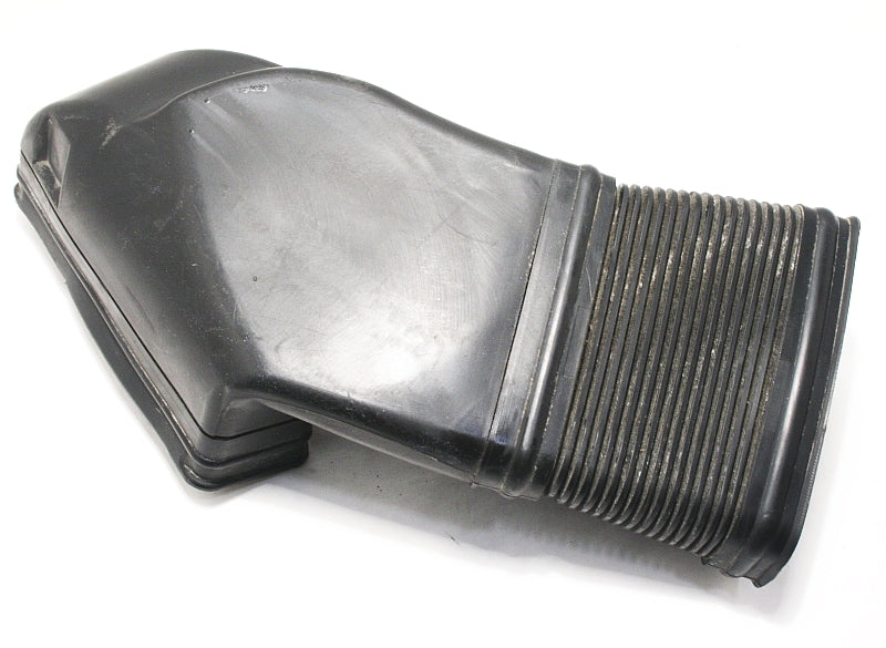 Air Cleaner Filter Intake Tube Pipe Duct 01-05 VW Passat B5.5 - 3B0 129 617 D