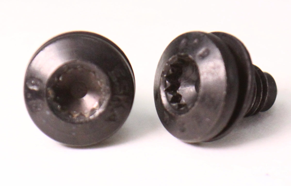 2x Door Latch Bolts Screws VW Jetta Golf MK4 Beetle Passat B5 Audi A4 A6 Allroad