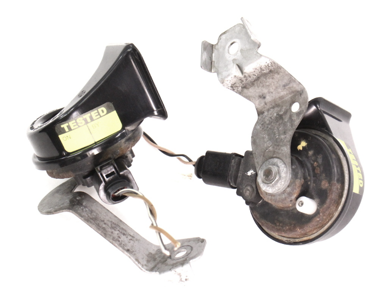 High & Low Tone Horns 05-10 VW Jetta Rabbit GTI MK5 - Bosch - Genuine