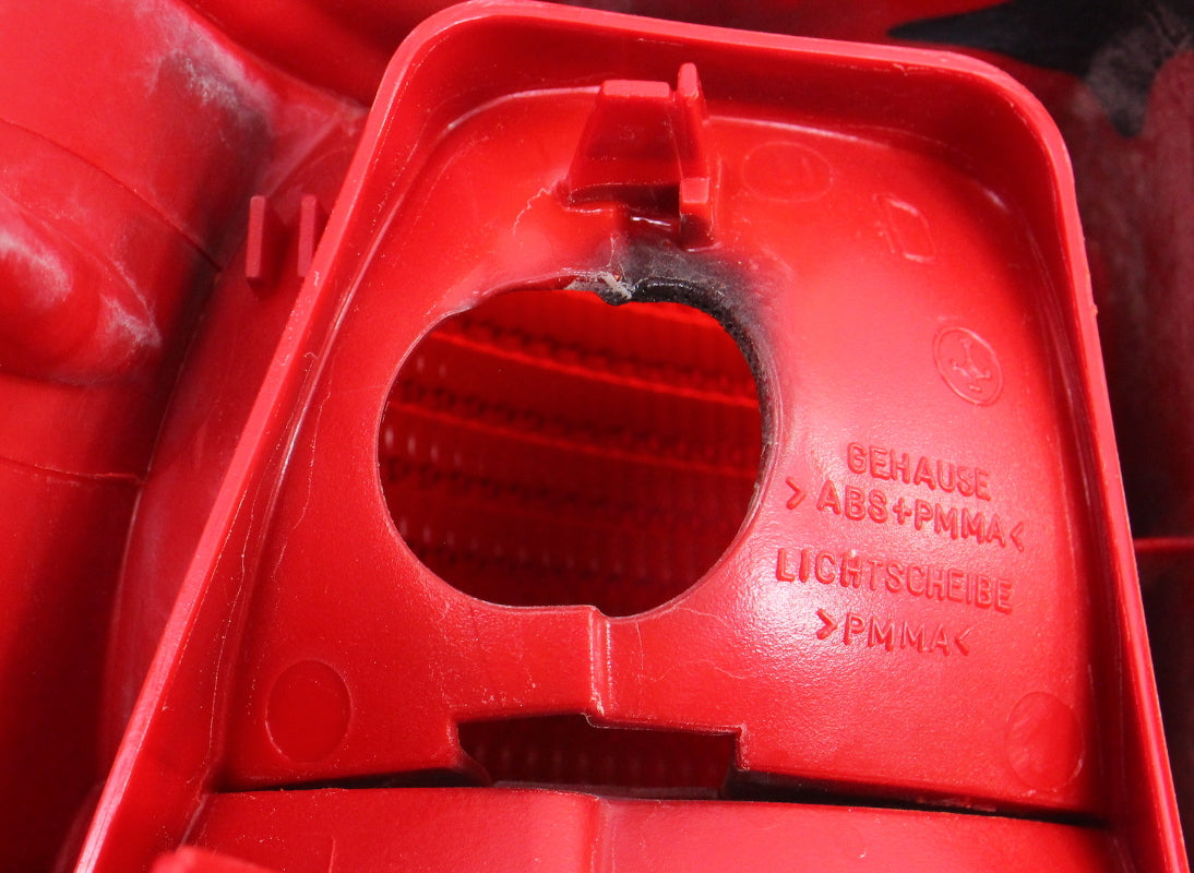 RH Taillight Tail Light Lamp 01-05 VW Jetta Wagon MK4 ~ Genuine