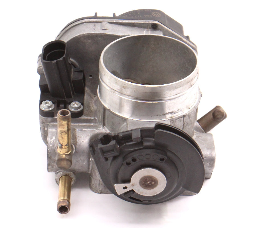 Throttle Body 99-01 VW Jetta Golf Beetle MK4 2.0 AEG - Genuine - 06A 133 066 E