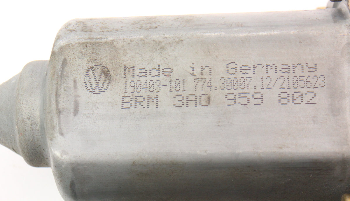 RH Front Window Motor 95-97 VW Passat B4 - Genuine - 3A0 959 802