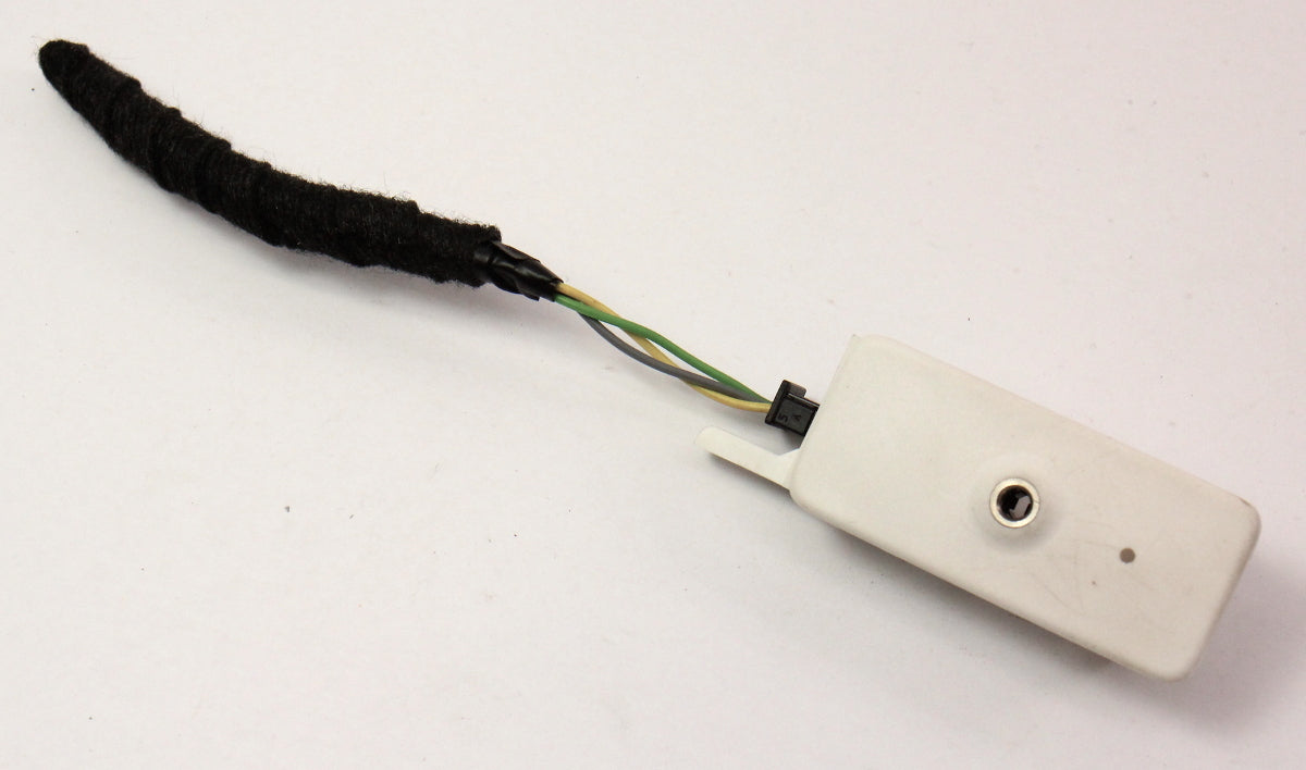 Aux Auxiliary Input Port Jack VW Jetta Rabbit GTI MK5 Passat B6 ~ 1K0 035 724 B