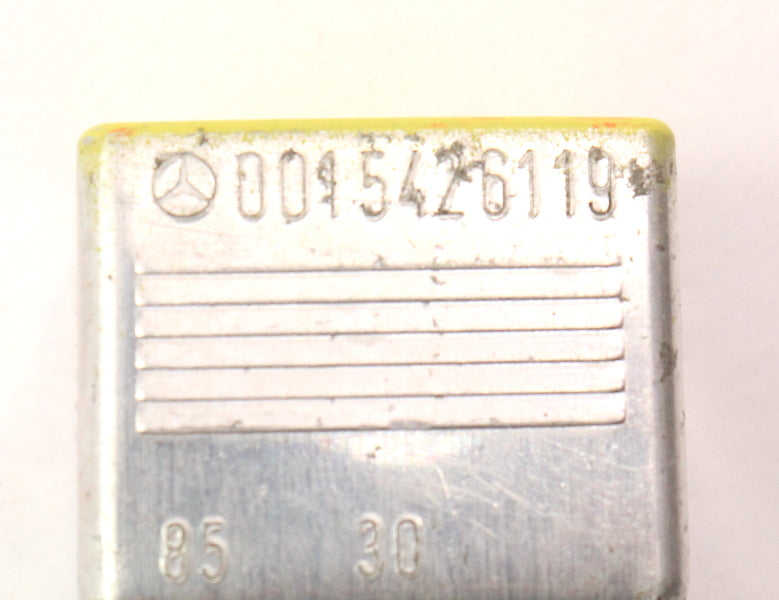 Fuel Cut Off Relay Mercedes 300D W124 W126 W201 - 0015426119