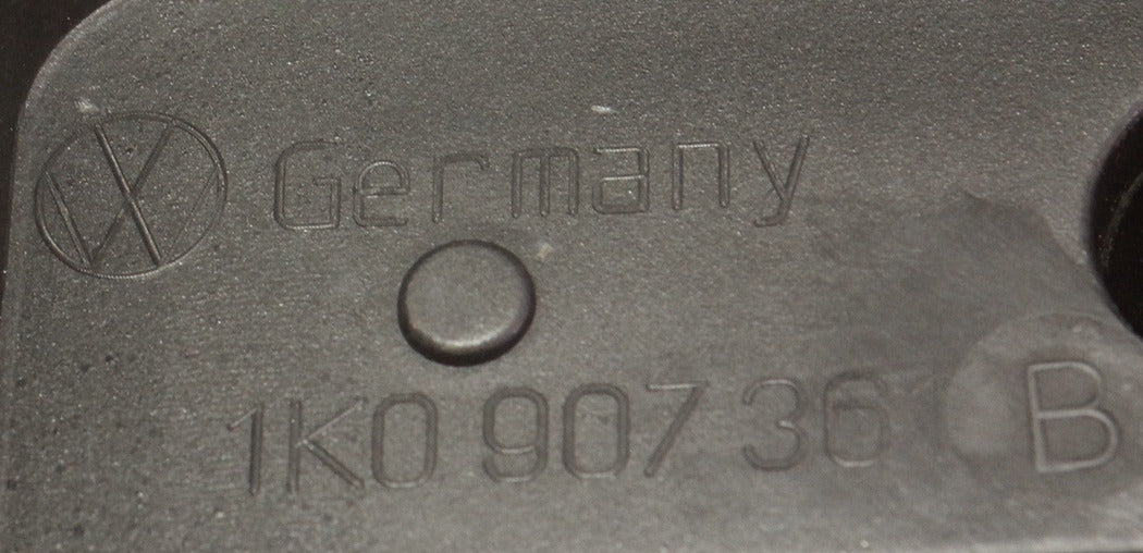 Under Hood Fuse Box Wiring Plugs Pigtail 05-07 VW Jetta MK5 2.5 - 1K0 937 701 A