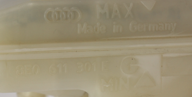 Brake Master Reservoir Audi A4 S4 A6 S6 VW Passat B5 B6 B7 C5 C6 . 8E0 611 301 E