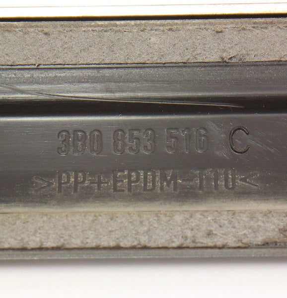 RH Front Door Molding Trim Rub Strip 01-05 VW Passat B5.5 - LA6W - 3B0 853 516 C