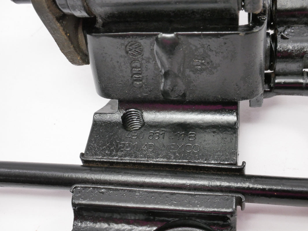 LH Front Door Hinges VW Jetta Golf MK4 Passat B5 A6 - L041 Black - 4B0 831 411 B