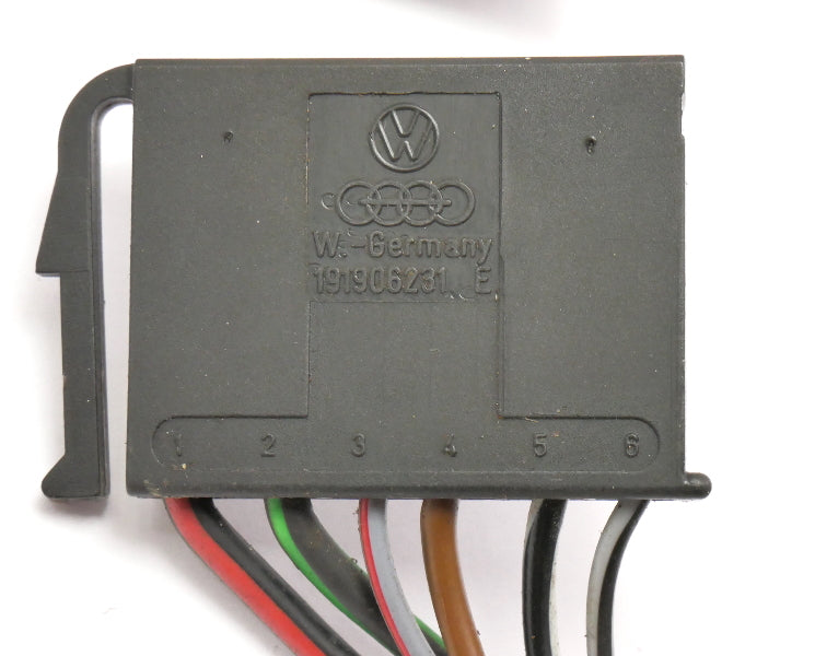 LH Taillight Tail Lamp Wiring Harness Plugs 90-94 VW Passat B3 Sedan 321 945 248