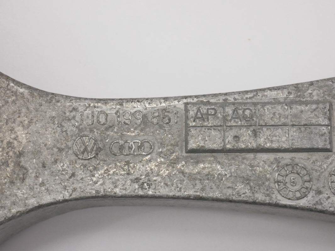 Lower Engine Dog Bone Mount VW Beetle Jetta Golf MK4 - Genuine - 1J0 199 851 AP