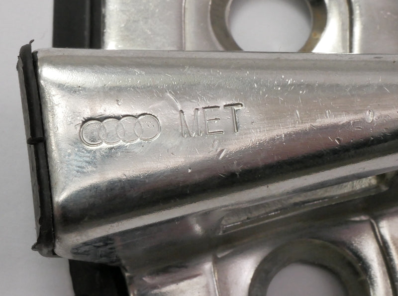 2x Door Latch Striker Receiver 96-01 Audi A4 S4 B5 - Genuine