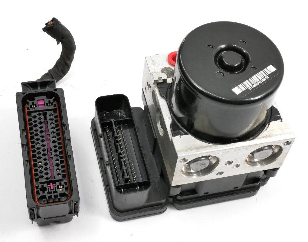 ABS Pump & Module 13-16 VW Jetta Hybrid MK6 - 1K0 614 517 BT / 1K0 907 379 AR