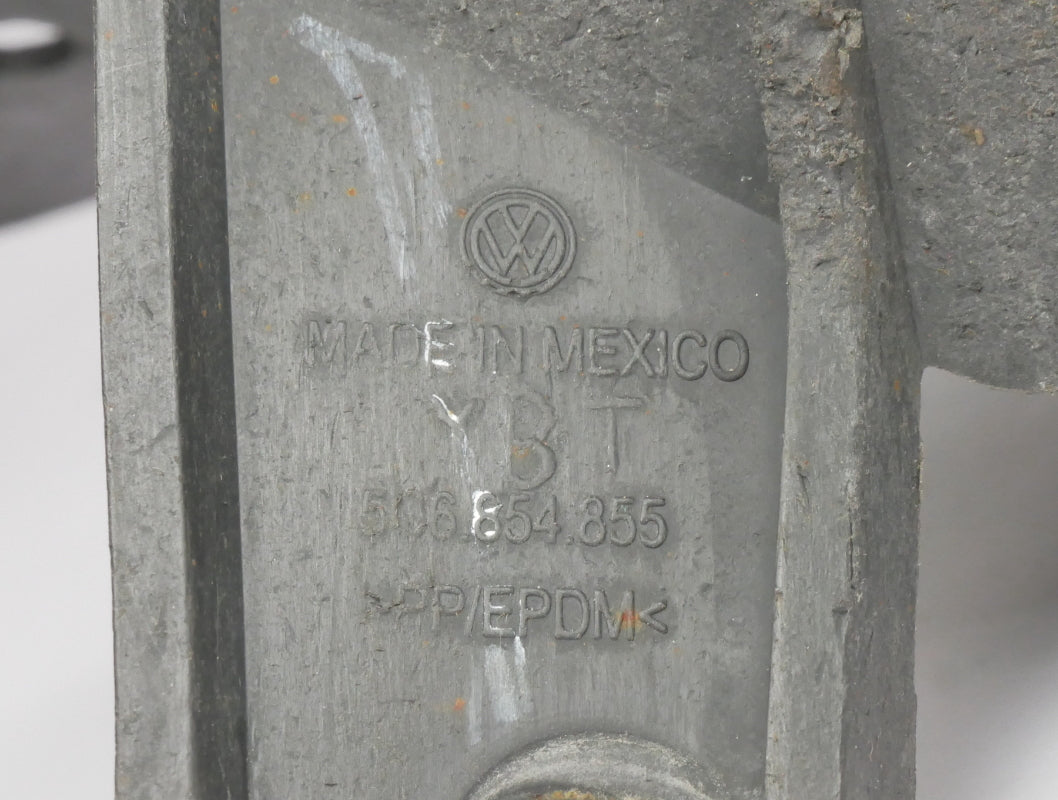 LH Rear Wheel Well Splash Guard End Cap 11-18 VW Jetta Sedan MK6 - 5C6 854 855