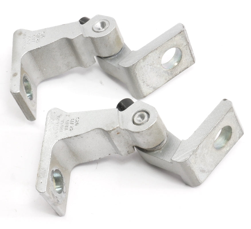 RH Door Hinges 11-18 VW Jetta MK6 Sedan Silver - Genuine - 8K0 831 402 H / 402 G