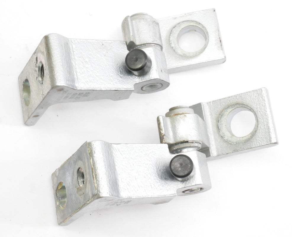 RH Door Hinges 11-18 VW Jetta MK6 Sedan Silver - Genuine - 8K0 831 402 H / 402 G