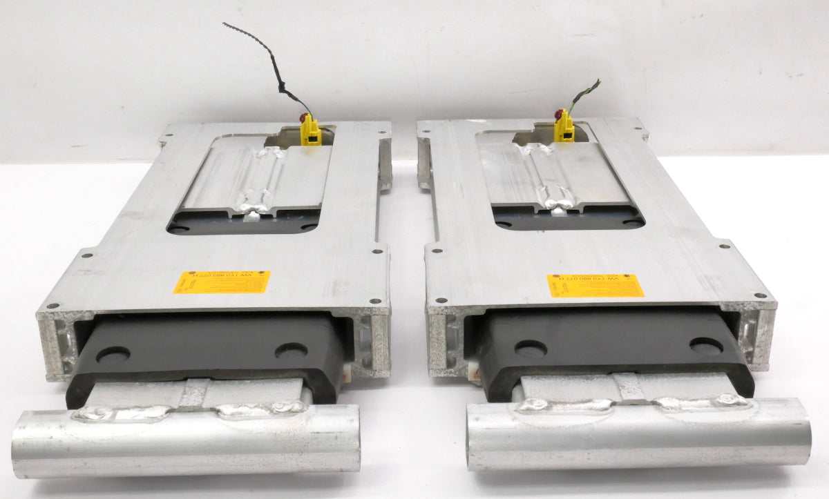 2x Rear Headrest Rollover Bar Prote 2006 VW Beetle Convertible - 1Y0 880 077 H