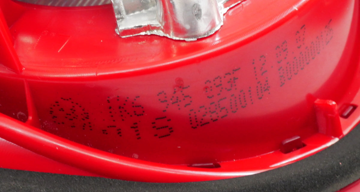 Taillight Tail Light Set 06-09 VW Rabbit GTI R32 MK5 - Genuine - 1K6 945 095 096 M