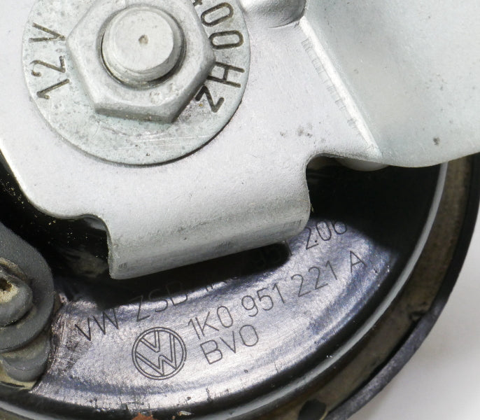 Horn Set 05-10 VW Jetta Rabbit GTI MK5 Sportwagen Bosch - 1K0 951 221 A / 223 A