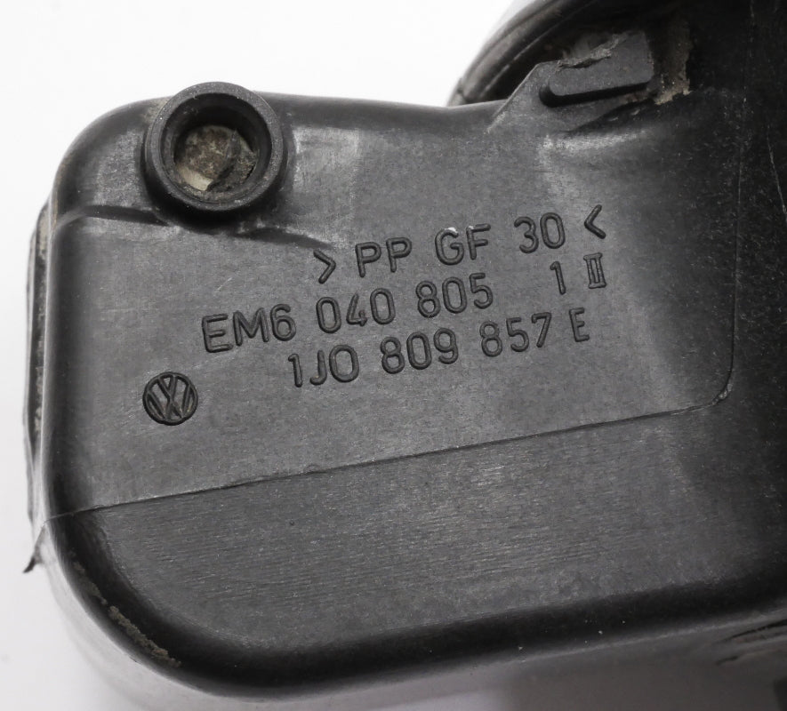 Fuel Gas Door Flap Lid 99-05 VW Jetta MK4 LA7W Reflex Silver - 1J0 809 857 E