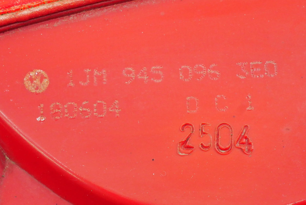 RH Taillight Tail Light Lamp 04-05 VW Jetta Sedan Mk4 Candy Cane - 1JM 945 096