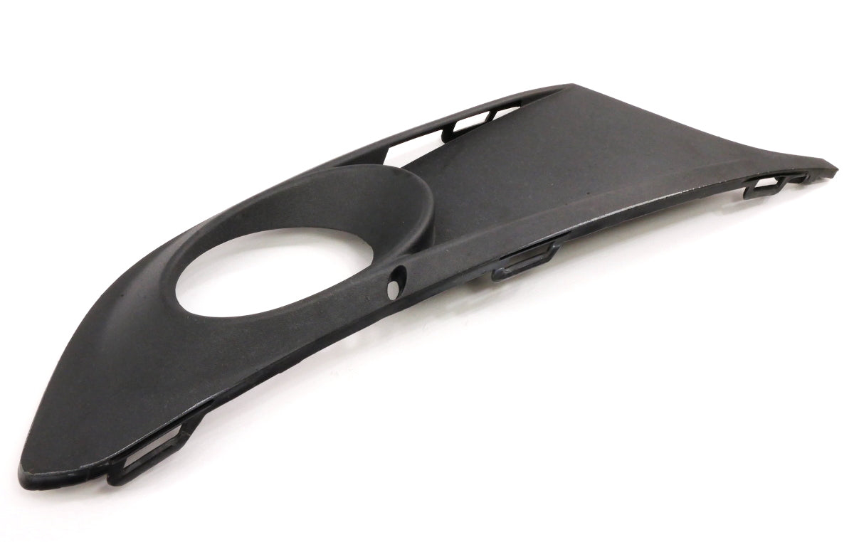 RH Lower Bumper Fog Light Grill 11-14 VW Jetta MK6 Sedan Genuine - 5C6 853 666 A