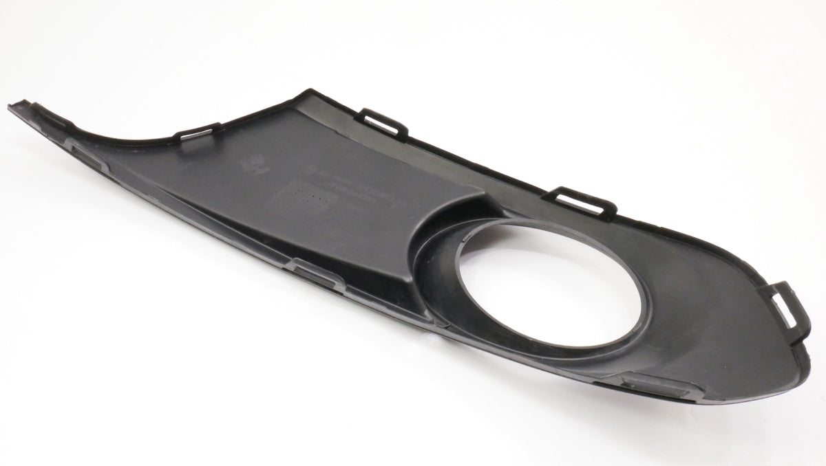 RH Lower Bumper Fog Light Grill 11-14 VW Jetta MK6 Sedan Genuine - 5C6 853 666 A