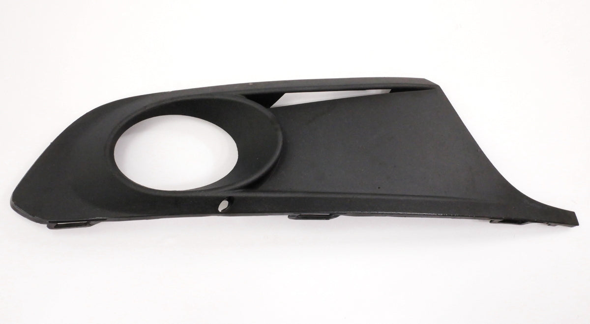 RH Lower Bumper Fog Light Grill 11-14 VW Jetta MK6 Sedan Genuine - 5C6 853 666 A