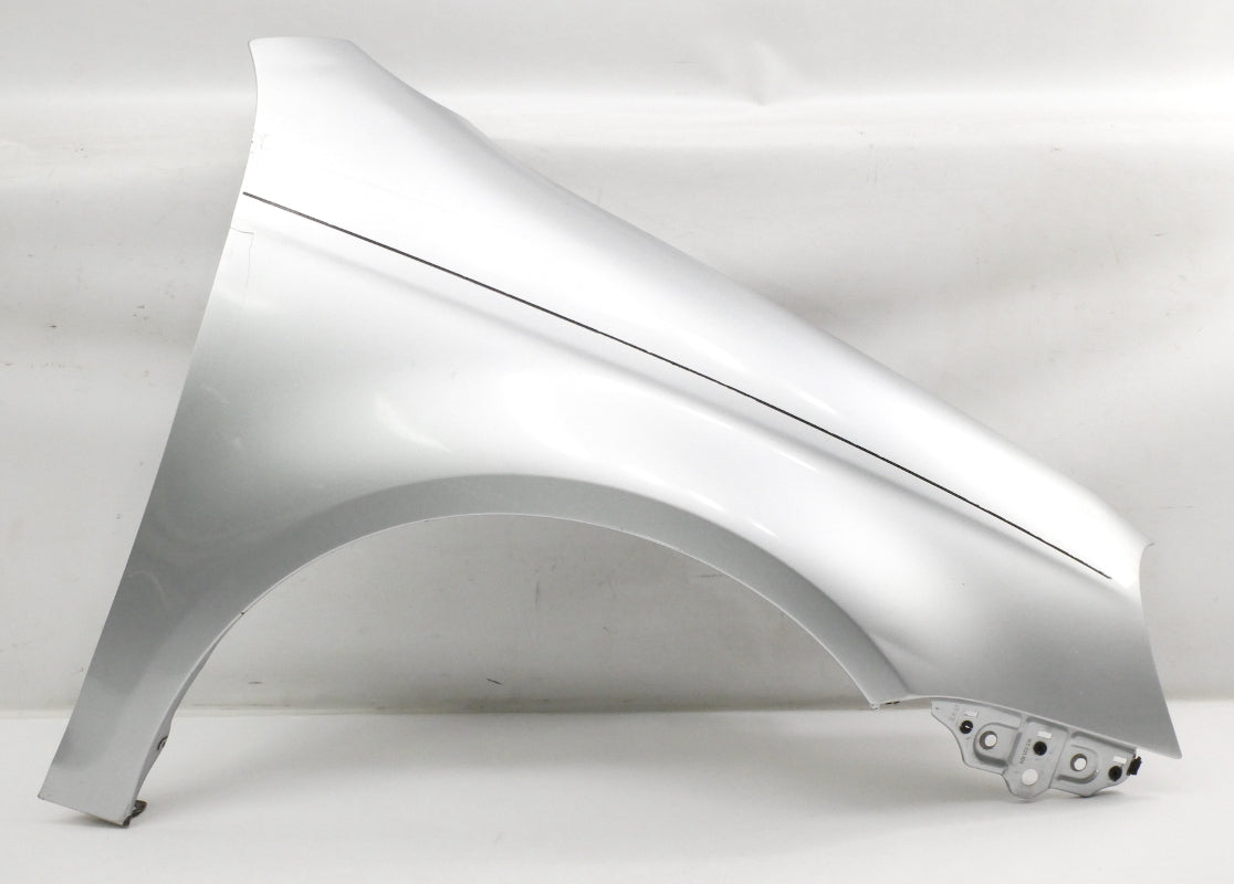 RH Fender 05-10 VW Jetta MK5 - LA7W Reflex Silver - Genuine - 1K5 821 106