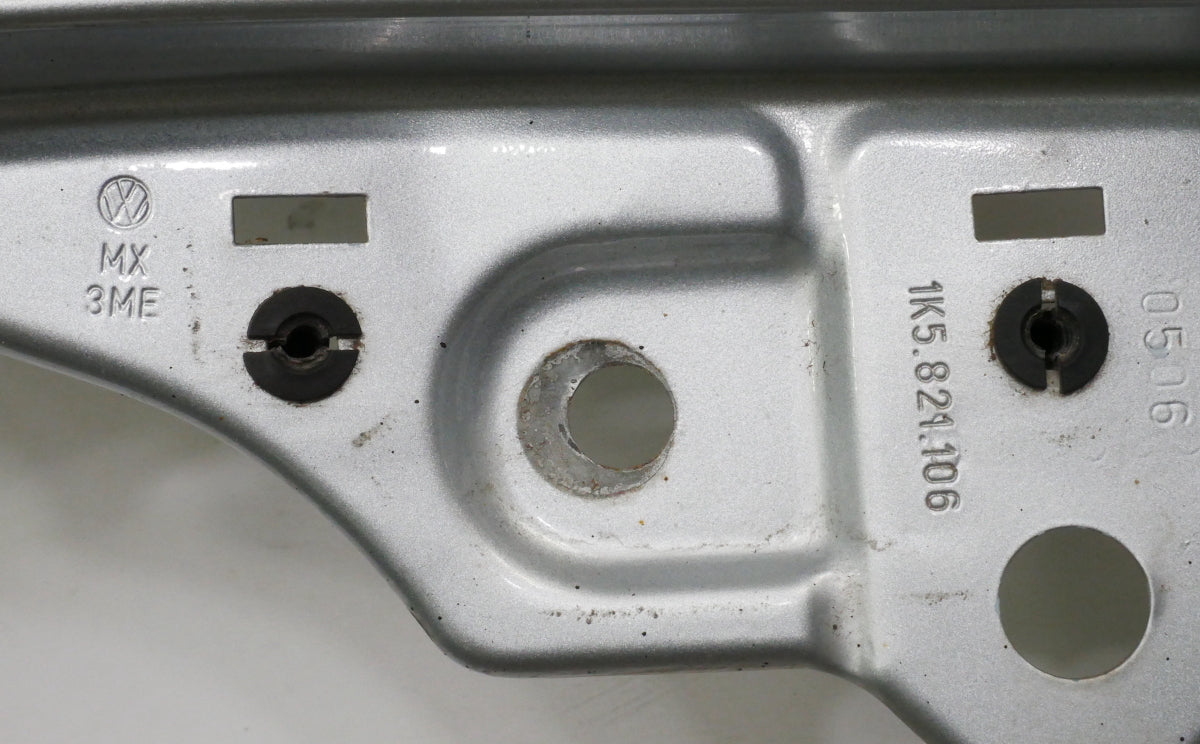 RH Fender 05-10 VW Jetta MK5 - LA7W Reflex Silver - Genuine - 1K5 821 106