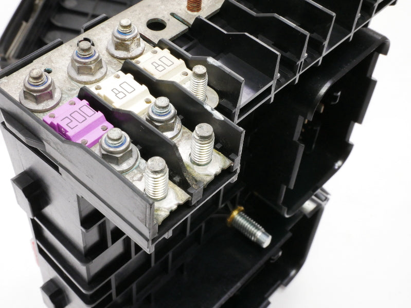 Fuse Relay Block 2005 VW Jetta MK5 2.5 Under Hood Engine Bay Box - 1K0 937 124 K