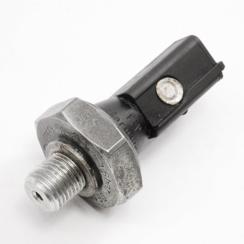 Oil Pressure Sensor Switch Audi A4 TT VW Passat B6 Jetta Golf GTI 06A 919 081 F
