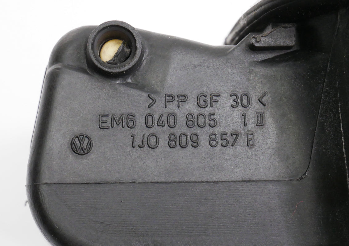 Fuel Gas Door Flap Lid 99-05 VW Jetta MK4 LA7W Reflex Silver ~ 1J0 809 857 E