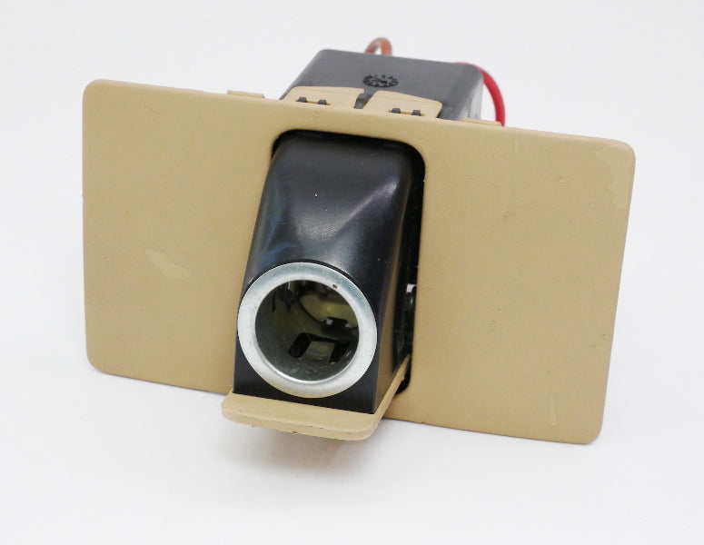 12V Rear Console Lighter Outlet 01-05 VW Passat B5.5 - Genuine - 3B0 925 071 A/C