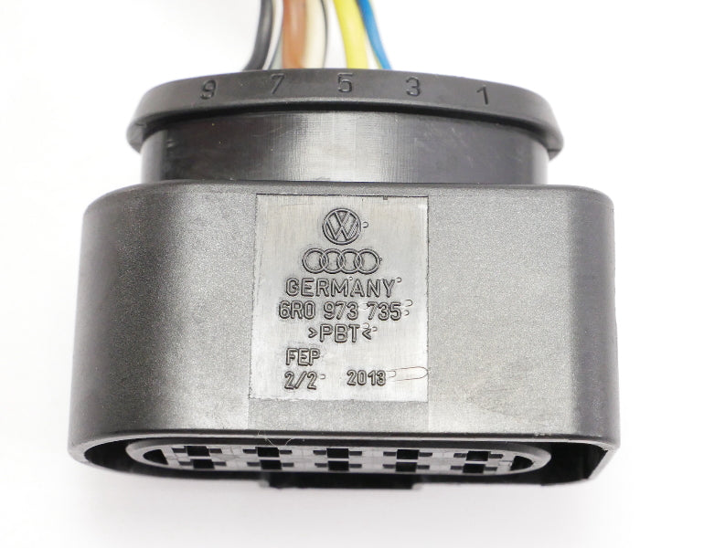 Headlight Wiring Plug Connector Pigtail 15-17 VW Golf Sportwagen MK7 6R0 973 735