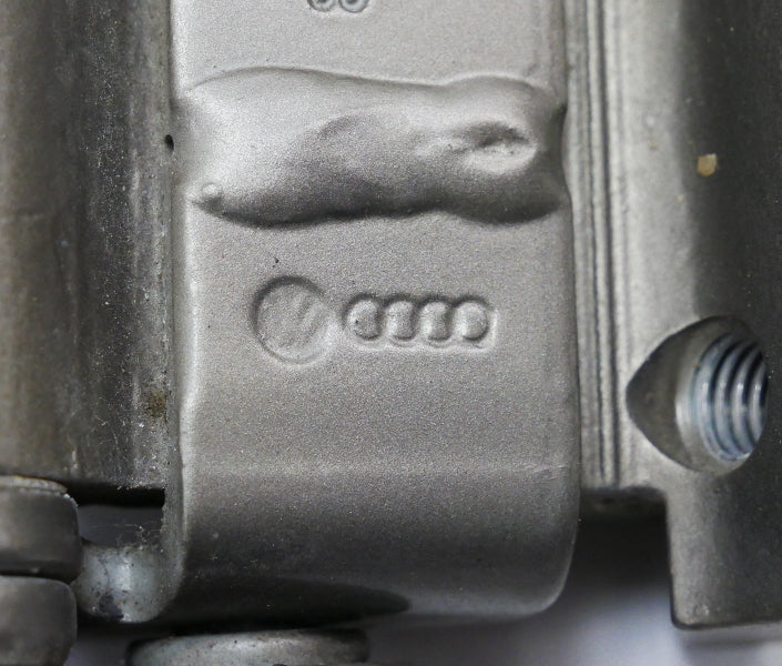 LH Front Lower Door Hinge 02-08 Audi A4 S4 B6 B7 LY1W - Genuine - 8E0 831 411 B