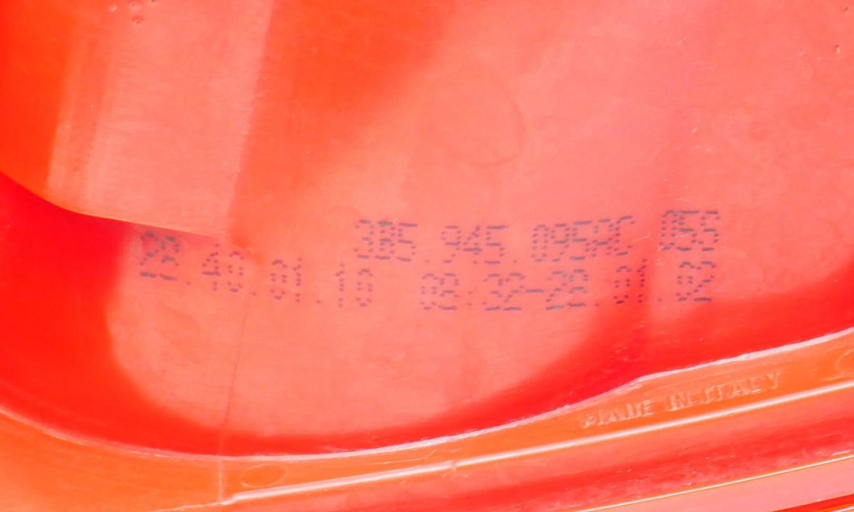 Tail Light Lamp Set 01-05 VW Passat B5.5 Sedan - Genuine - 3B5 945 095 / 096 AC