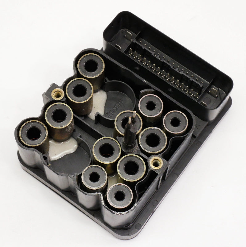 ABS Module 01-05 VW Jetta Golf MK4 Beetle Anti Lock Brake - 1C0 907 379 M