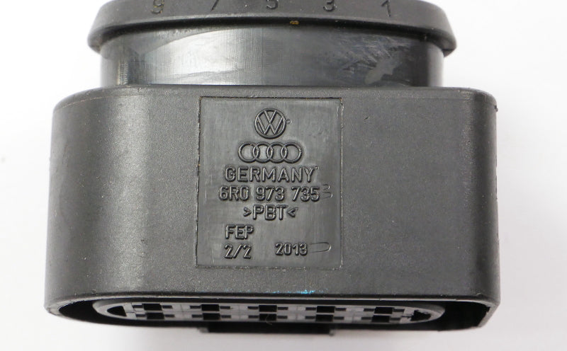 Headlight Wiring Plug Connector Pigtail 18-21 VW Golf Sportwagen MK7 6R0 973 735