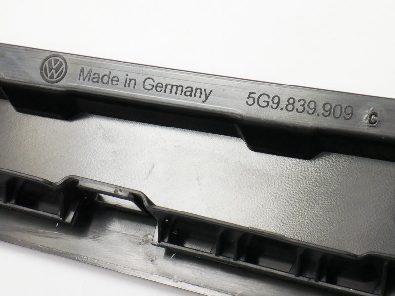 LH Rear Exterior Door Pillar Trim 15-19 VW Sportwagen Alltrack MK7 5G9 839 909 C