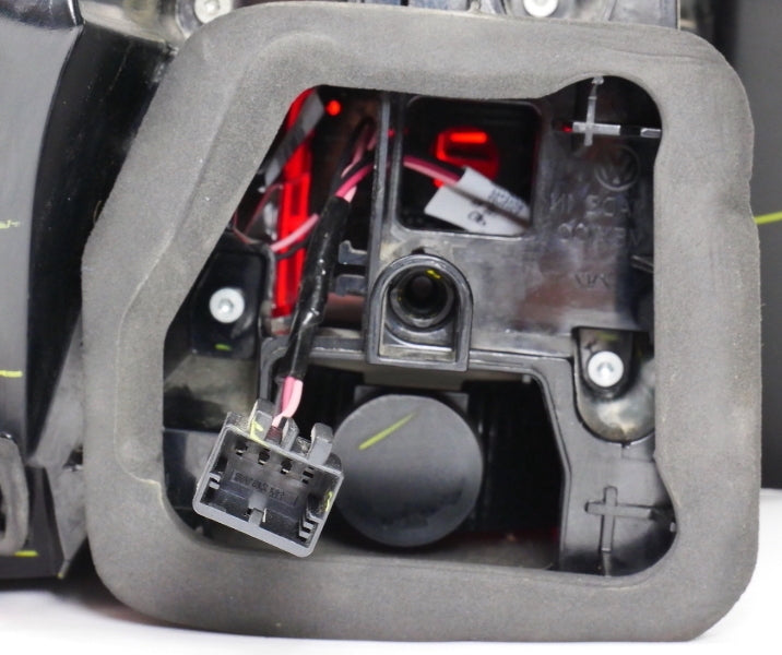 RH Outer LED Tail Light Lamp 13-14 VW Jetta GLI Mk6 Hybrid Sedan - 5C6 945 208